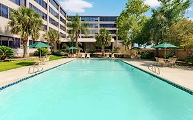 La Quinta Inn & Suites By Wyndham New Orleans Airport